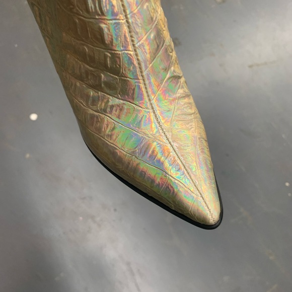 Women’s Knee High Pointed Toe Boots in Gold Holographic Faux Leather Croc Effect - Picture 6 of 12
